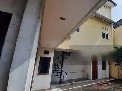 Rumah Lama Daerah Komersial Harga diBawah NJOP di Kramat Jakarta Pusat