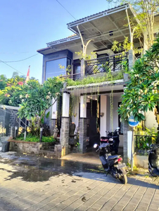 RUMAH MEWAH 2 LANTAI LUAS 1,5 ARE JALWN 8 METER PAVING