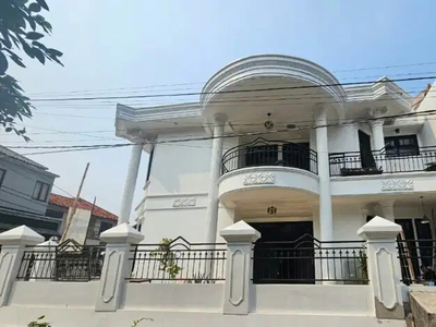Rumah Mewah Design Classic Lokasi Strategia di Cinere Depok