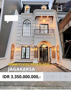 Rumah Mewah Modern Classic ada Kolam Renang Di Jagakarsa