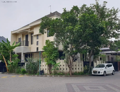 Rumah Puri Asri Pakuwon City STRATEGIS, 2 CARPORT
