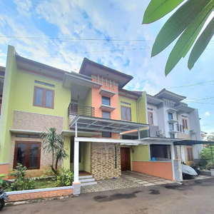 Rumah Secondary Bagus Siap Huni Jakarta Selatan