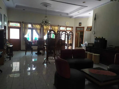 Rumah Strategis Luas 310 m2 Area Perumahan Suhat Indah Malang