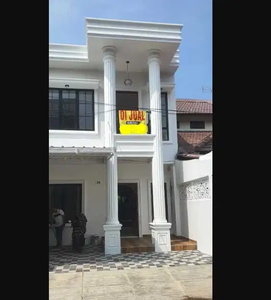 Rumah Type Klasik Minimalis 2 Lantai Tampak Siring Sentul City