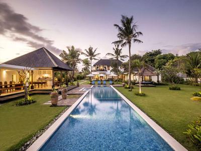 Disewakan Villa Mewah di Pinggir Pantai Bali - BVI31068