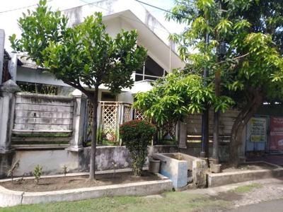 Dijual Rumah Lama Hitung Tanah di Manayr Kertoadi Surabaya Timur