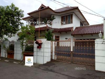 Rumah 5 plus 3 kamar di Bintaro Jaya Sektor 1