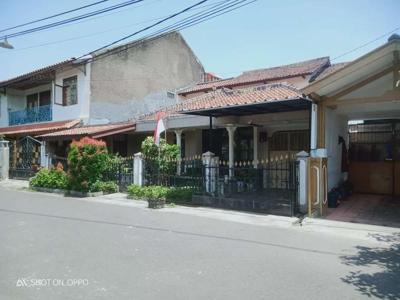 Rumah dijual strategis dekat jalan utama di Margahayu Soekarno _Hatta