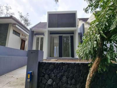 Rumah minimalis bangunan baru siap huni di riverside Malang