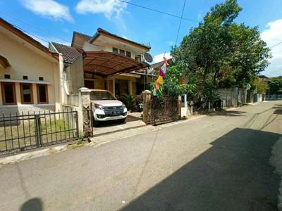 Rumah siap huni di lokasi nyaman Antapani Bandung.