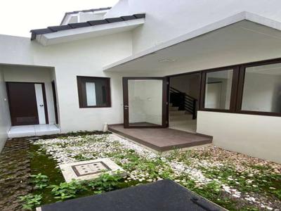 SS2085- Dijual Cepat Rumah Siap Huni Bagus di Summarecon Bekasi , Nego