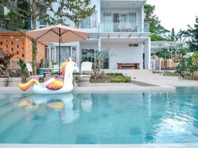 Villa Lux Minimalis di Dago Resort Furnished Dekat Hotel Sheraton Inn