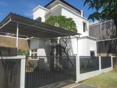 Disewakan Rumah Modern Minimalis Siap Huni di Area Renon, Dekat ke Sanur, Denpasar
