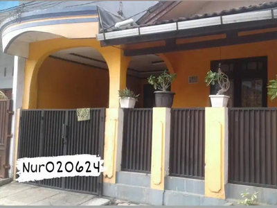 Dijual rumah posisi hook di kranggan permai jati sampurna