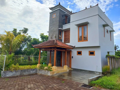 DIJUAL VILLA UBUD MODERN VIEW SPEKTAKULER ROOF TOP 3 LANTAI