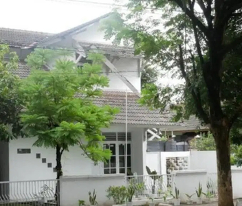 Jual Rumah cocok untuk usaha Jl Kanfer Raya Semarang