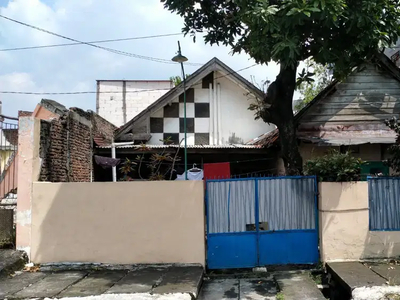 Jual Rumah Tambak Adi, Simokerto 1 Lt, 2 Rumah Jadi 1 Lahan Besar