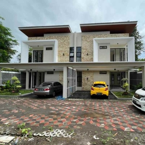 Rumah 2 Lantai Cluster 8 Unit Di Jl Kaliurang Km 10 Ngaglik Sleman