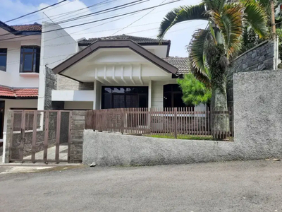 Rumah asri terawat lux di hegarmanah bandung utara