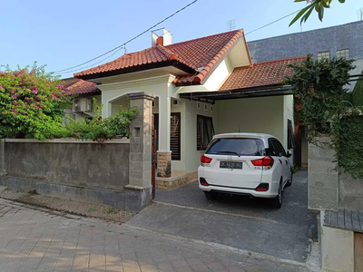 RUMAH DI PERUMAHAN JL. ANGANTAKA ABIANSEMAL BADUNG BALI