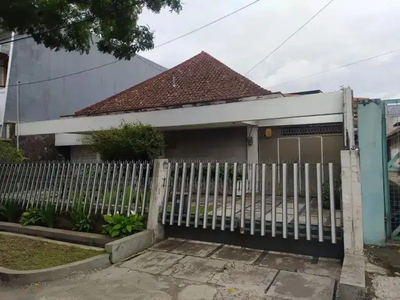 Rumah Klasik Sayap Riau Bandung