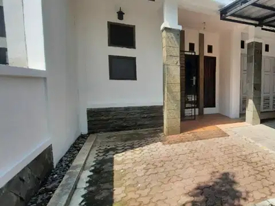 Rumah Minimalis Strategis Siap Pakai Dekat Griya Buah Batu Bandung