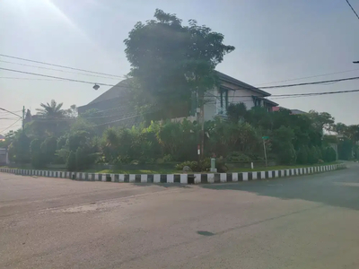 Rumah Sangat Mewah Hook Semi Furnish Dengan Taman Besar