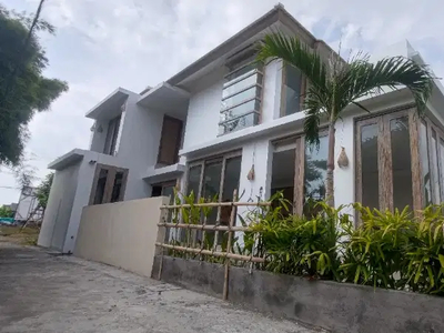 Villa Baru 200m Pantai di Cemagi Canggu, Milik Sendiri, SHM,2 lt.