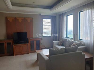 Apartemen Golfhill Terrace 3 BR Semi Furnished Bagus