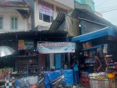 RUKO PASAR JATINEGARA HANYA 30 an meter ke Halte Bus way, siap huni bisa untuk tempat tinggal Jalan Pintu Pasar Tengah SHM Bagus