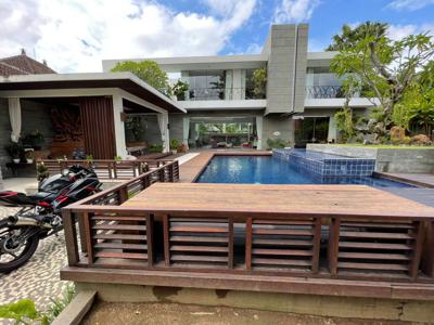 Dijual Luxury Villa Lantai 2 Dekat Ke Pantai Seminyak Bali