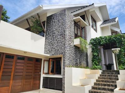 Rumah Exclusive Dekat Pintu Tol JORR & Jakarta