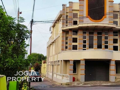 Cocok Untuk Kos: Bangunan Baru 3 Lantai, 50 m Jl Pamungkas Yogyakarta