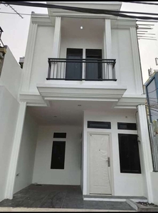 DI JUAL RUMAH 2 LANTAI MEWAH CANTIK PEMUDA RAWAMANGUN JAKARTA TIMUR