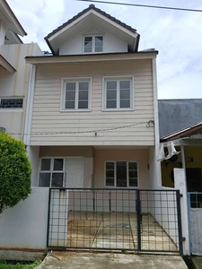 Dijual Rumah 2 Lantai di Cluster Alamanda Villa Mutiara Gading 2