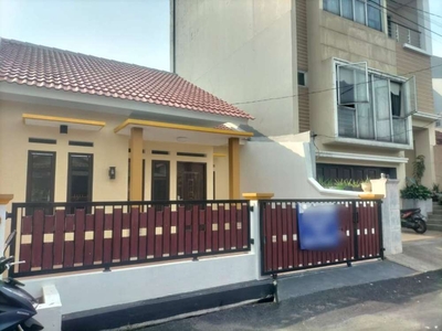 DIJUAL RUMAH MURAH SIAP HUNI BANGUNAN BARU LT 100 CARPOT LUAS DP RINGA