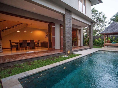 Dijual villa komplek 6bed dkt pantai Seminyak Kuta Utara Badung Bali