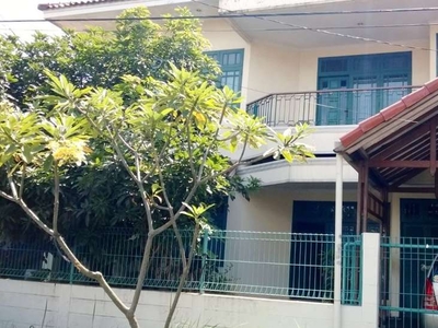 Rumah 2 lantai luas 378m2 type 7KT, di Perumahan Eramas 2000 Cakung