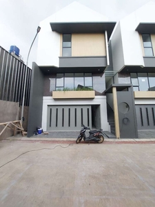 Rumah Baru 3 Lantai Modern Minimalis Mewah di Setra Duta