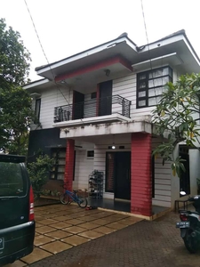 Rumah Dijual Dengan Halaman Luas di Jatiasih, Bekasi