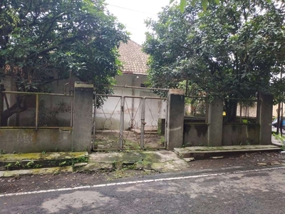 Rumah Hook Klasik Dekat Alun-Alun Kota Malang Nego Segera Survei
