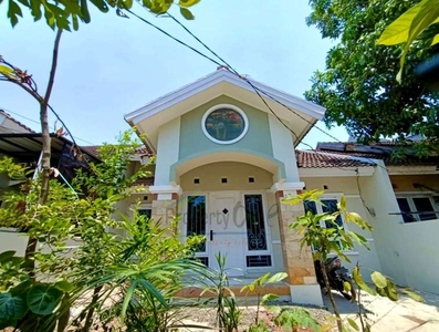 Rumah Klasik di Paradise Serpong dekat Kampus 2 UNPAM