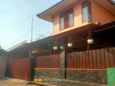 Rumah Mewah 2 Lt Turun Harga Lokasi Strategis di Jakasampurna Bekasi
