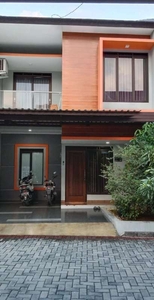 Rumah Second 2 lt full furnished