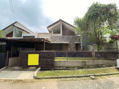 Rumah Strategis Di Dago Bandung