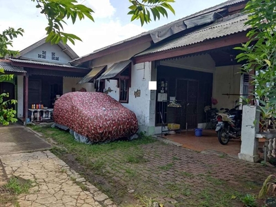 Rumah Tua, Luas, dan Murah di Menteng Atas, Setiabudi, Jakarta Selatan
