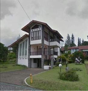 Villa 3 lantai Istana Bunga Lembang
