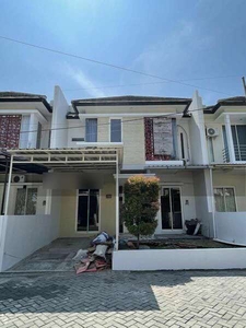 Di Jual Segera Rumah Siap Huni dgn Row Jalan 3mobil Private Cluster