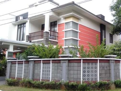 Dijual Murah Rumah Sudut 2 Lantai Dekat Sekolah