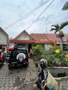 Dijual Rumah Asri Sejuk di tengah Kota Bandung